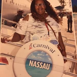 Meet your Posher, Rayenl